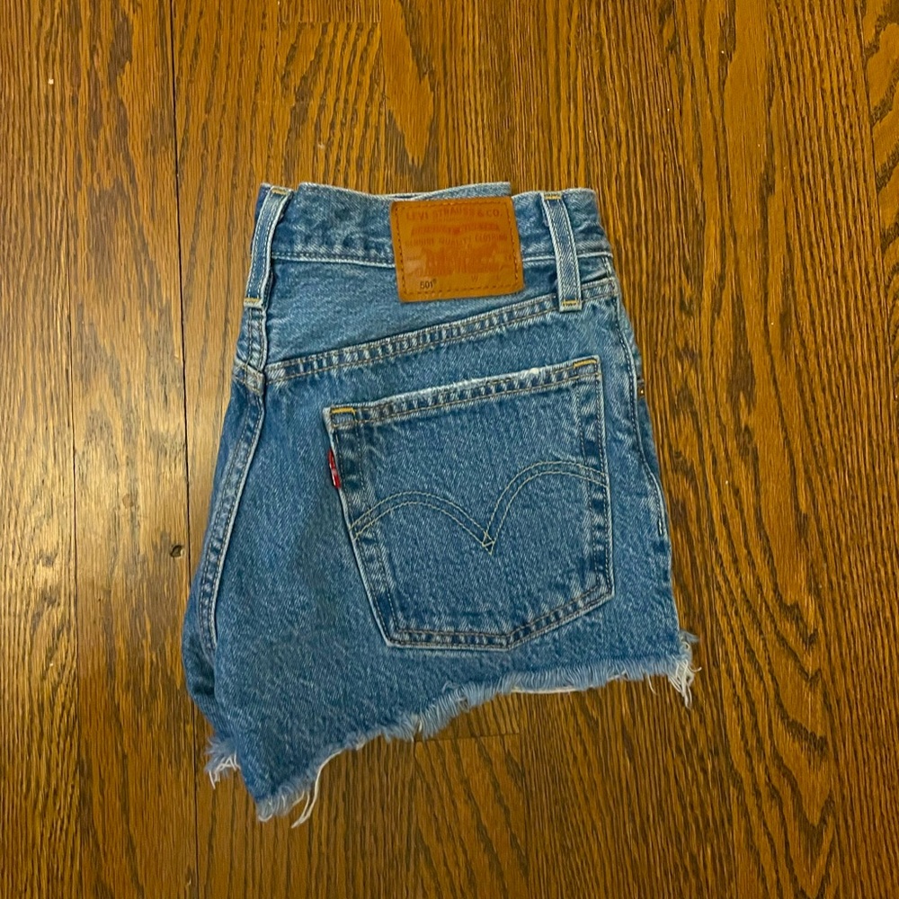 Levi Jean shorts 501